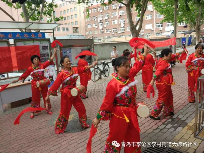 大崂路社区举办"庆七一"专场文艺汇演现场.