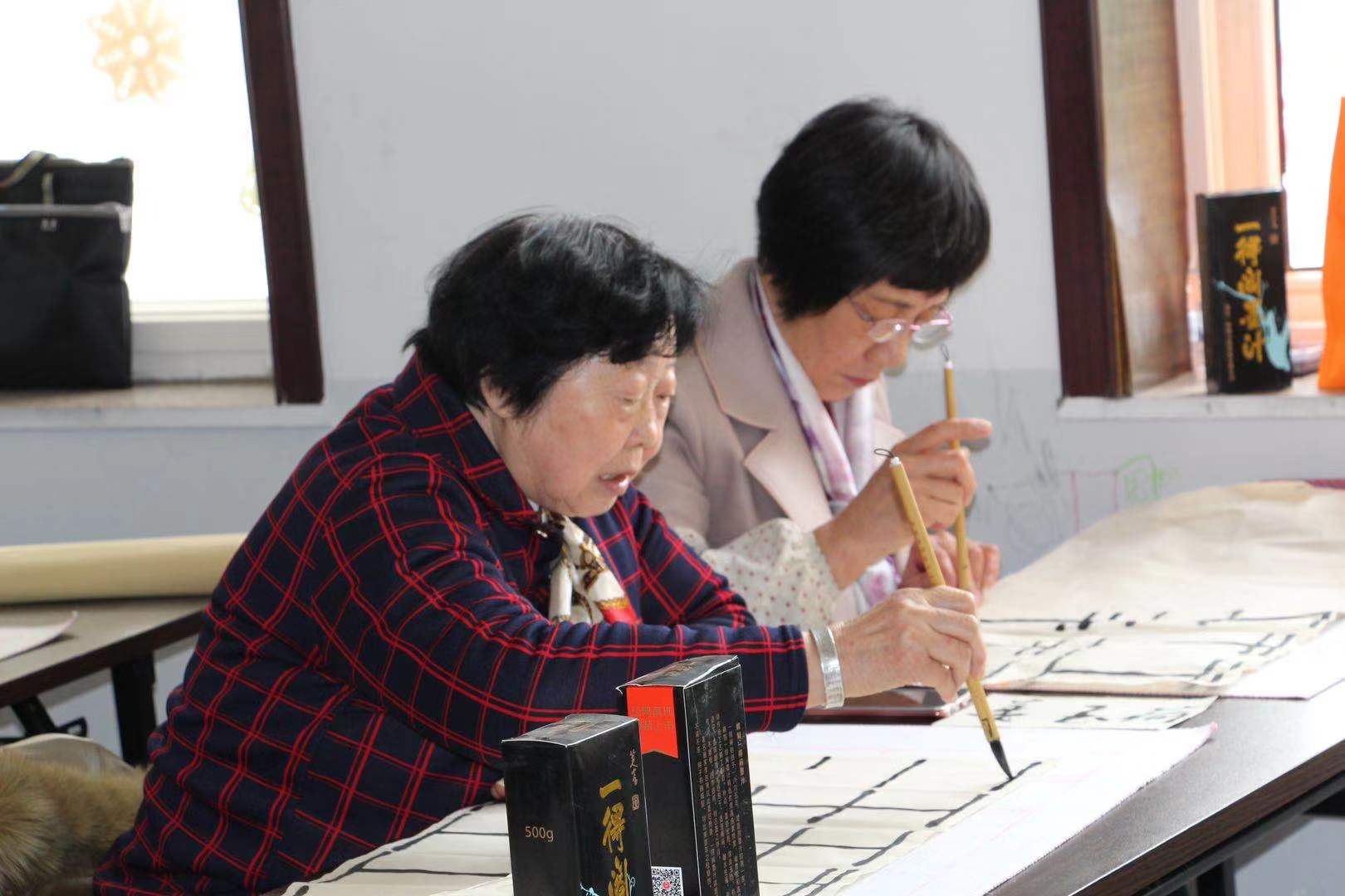 新阵地—崂山区老年大学港东分校举行揭牌仪式_崂山要闻_青岛大众网