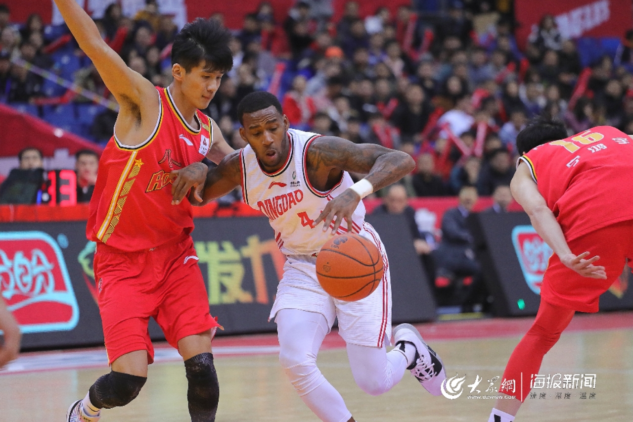 cba:青岛111-93大胜八一 约翰逊28 10亚当斯砍27分